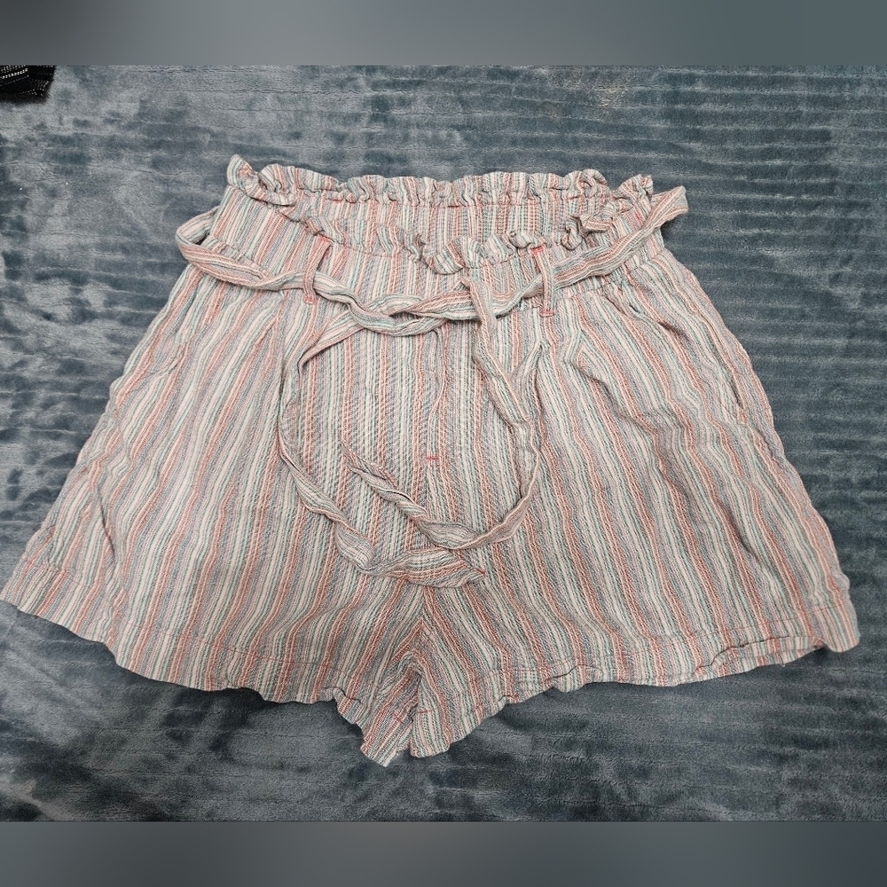 American Eagle Multicolor Striped Shorts With Belt!